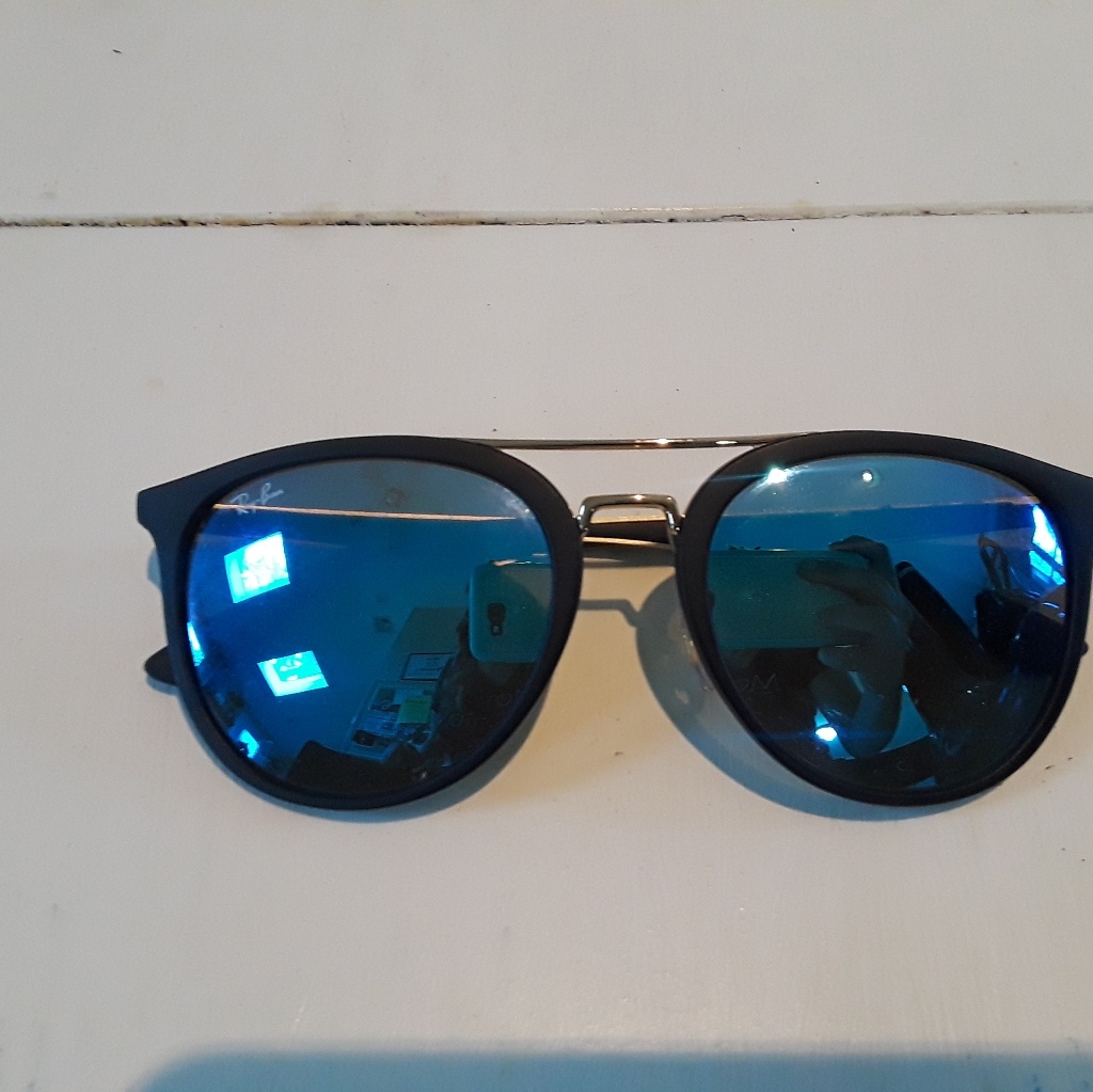 Excellent Condition Raybans